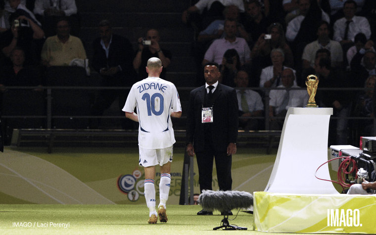 Zinedine Zidan passes the World Cup for one last time after attack against Marco Materazzi in 2006  final at Olympiastadion in Berlin – 44 Downloads